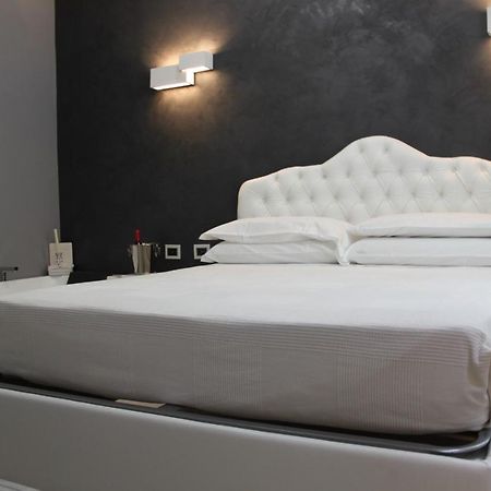 Jacuzzi Apartament By Parmacentro B&B Exteriör bild