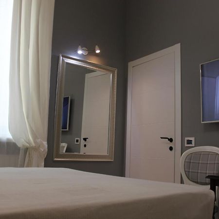 Jacuzzi Apartament By Parmacentro B&B Exteriör bild