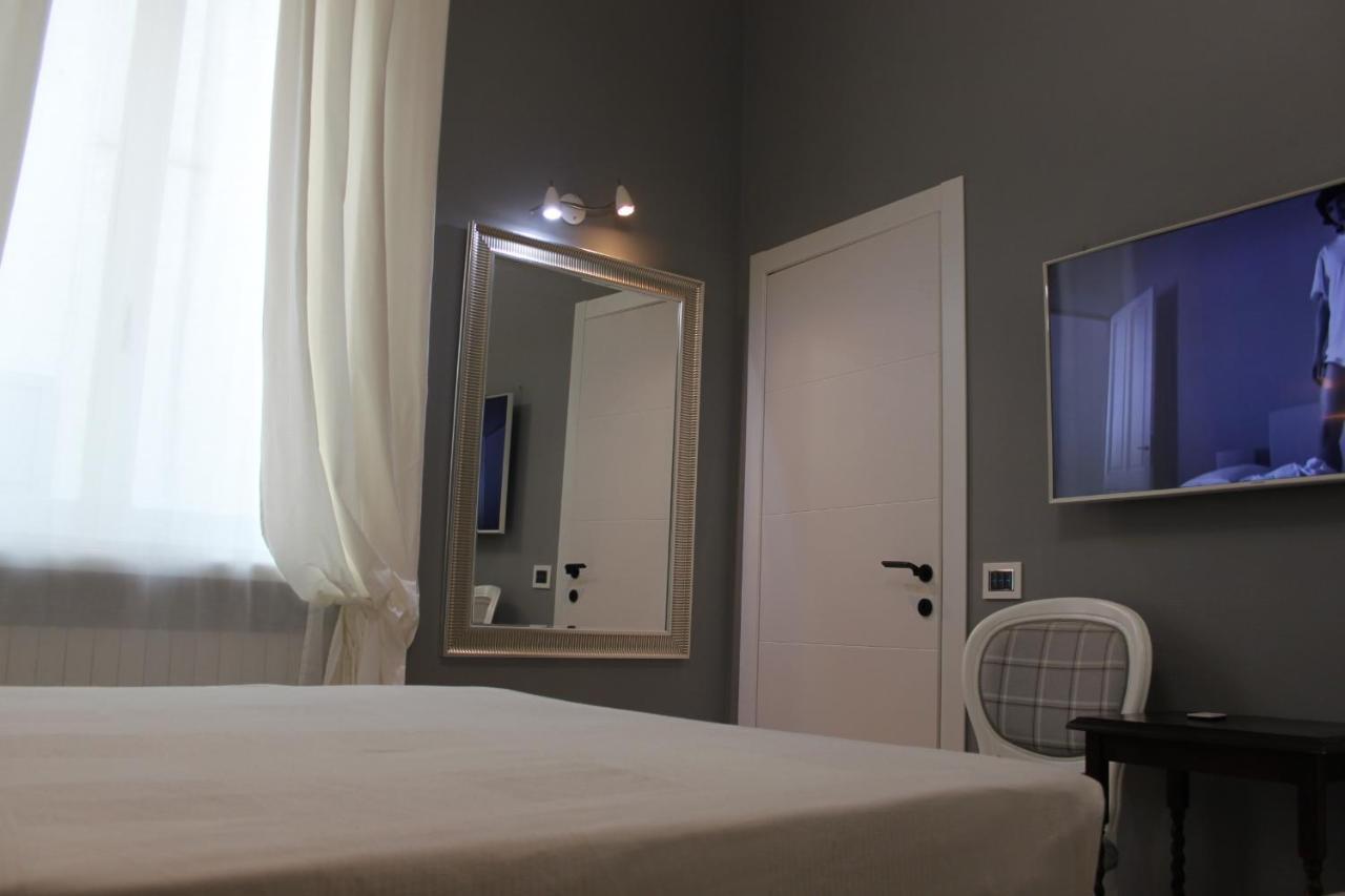 Jacuzzi Apartament By Parmacentro B&B Exteriör bild
