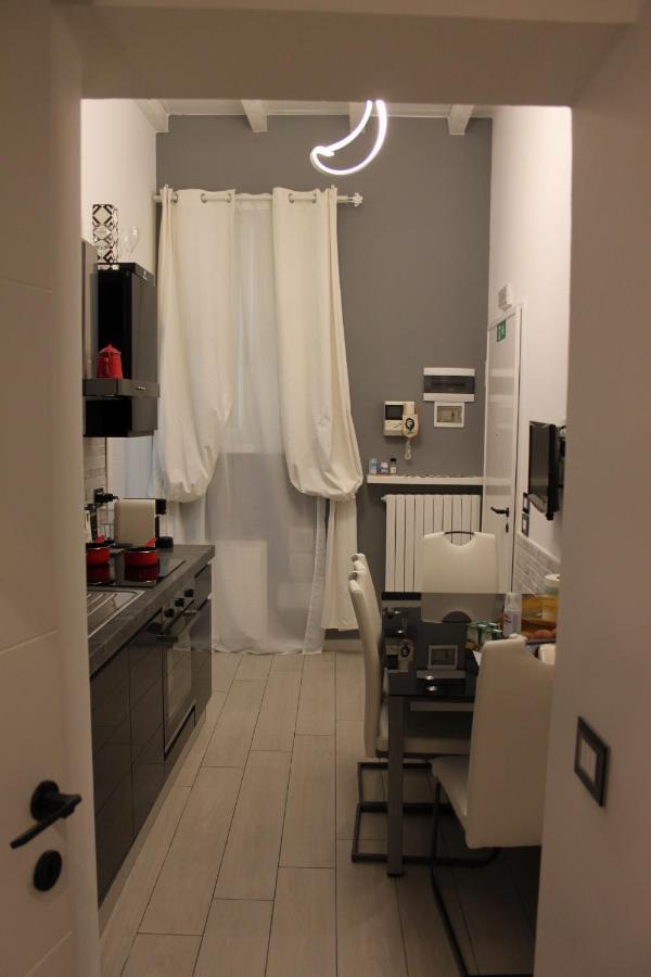 Jacuzzi Apartament By Parmacentro B&B Exteriör bild
